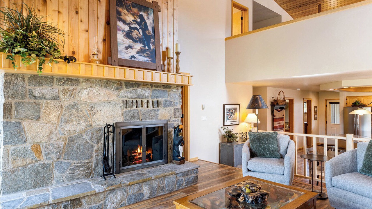 Photo of Livingroom in Big Sky Meadow Village