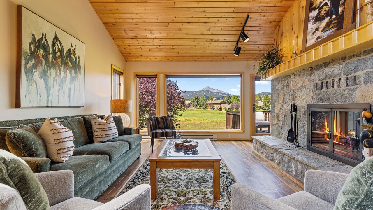 Photo of Livingroom in Big Sky Meadow Village