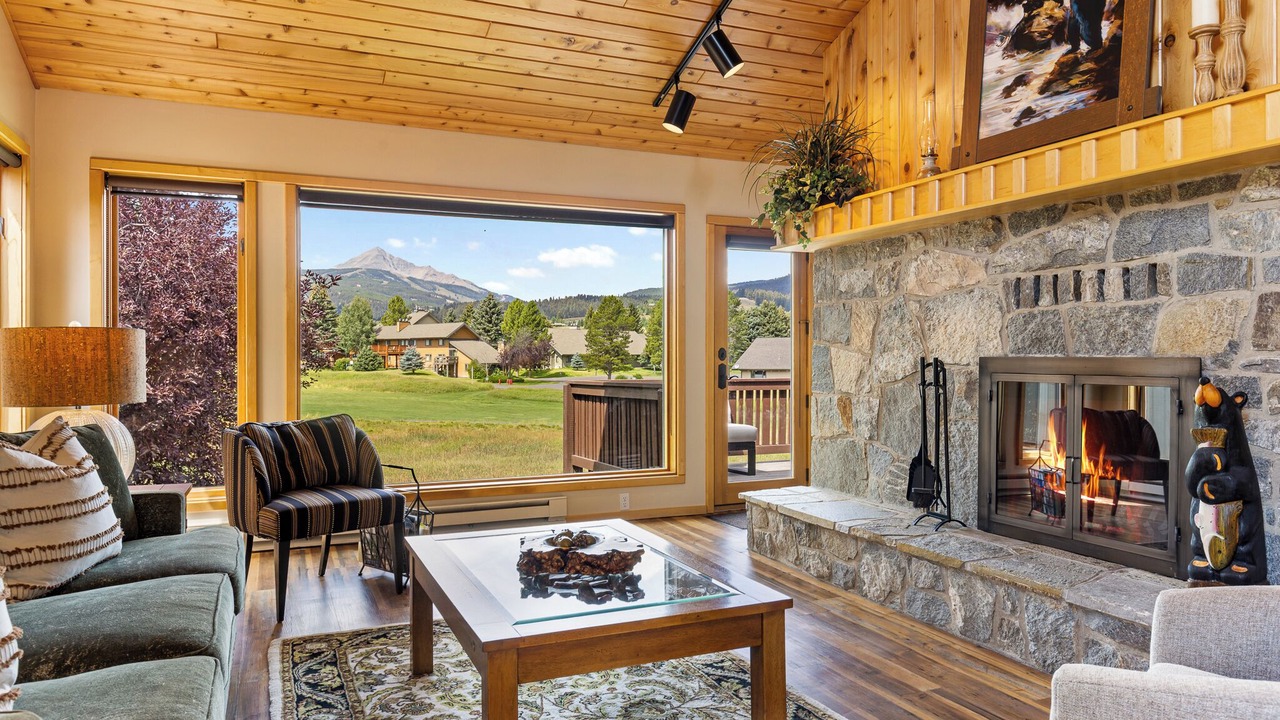 Photo of Livingroom in Big Sky Meadow Village