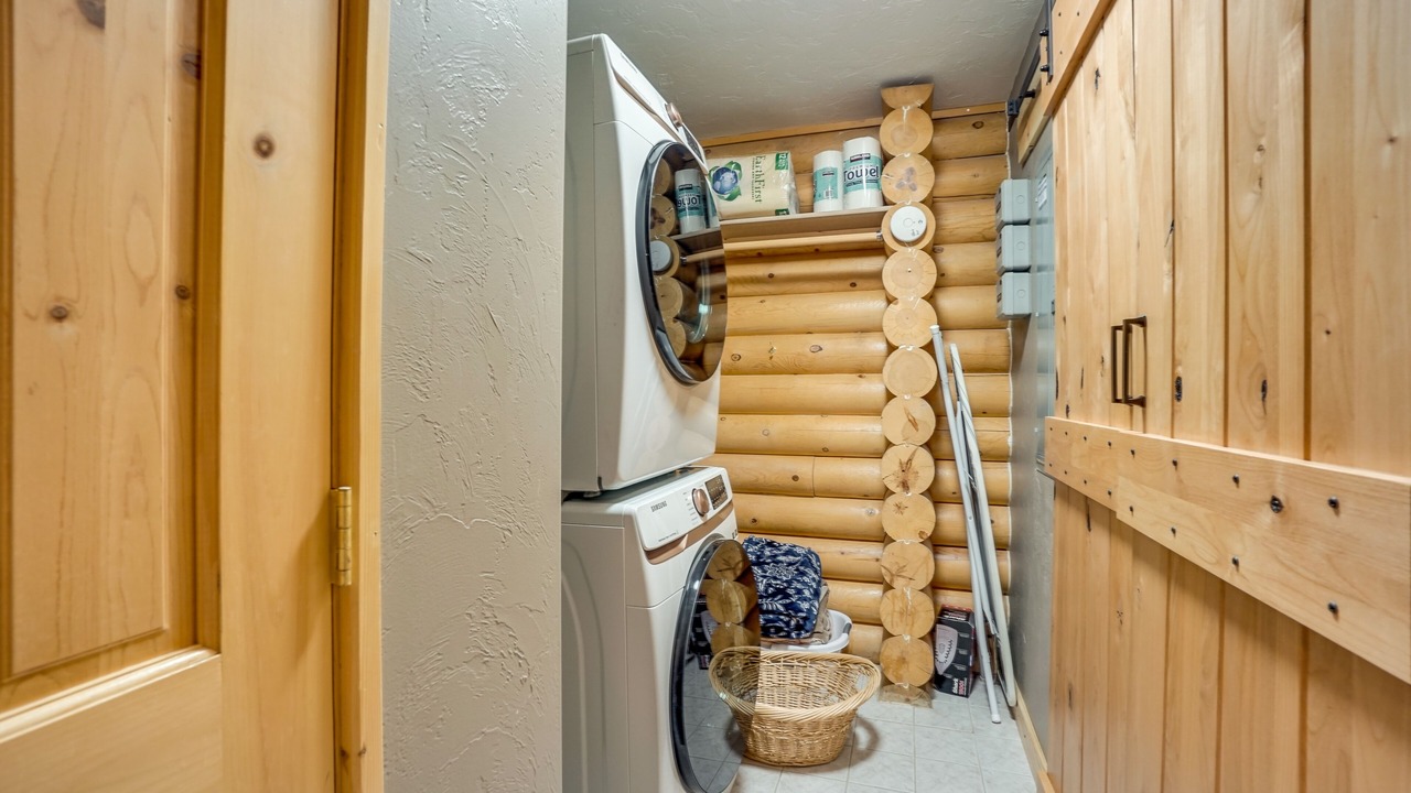 Photo of Bedroom in Crystal Lake