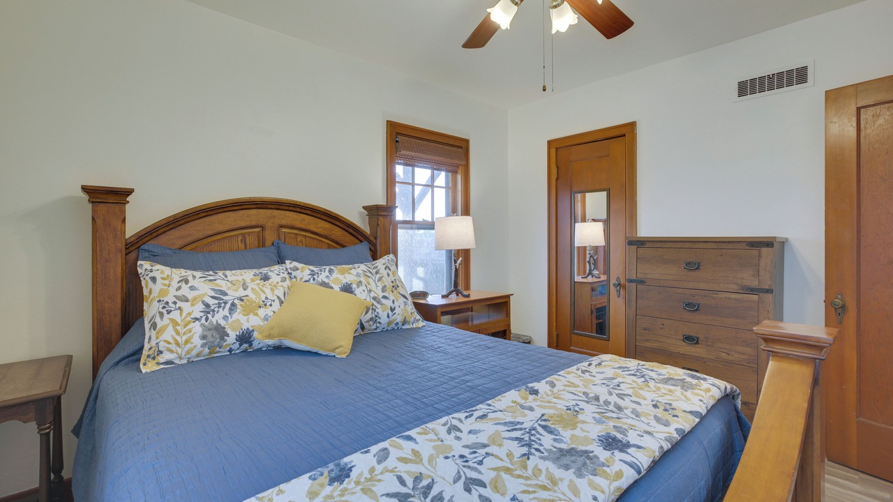 Photo of Bedroom in Glendive