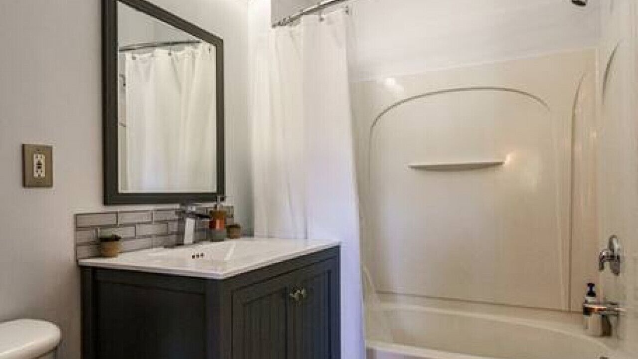 Photo of Bathroom in Veterans Park