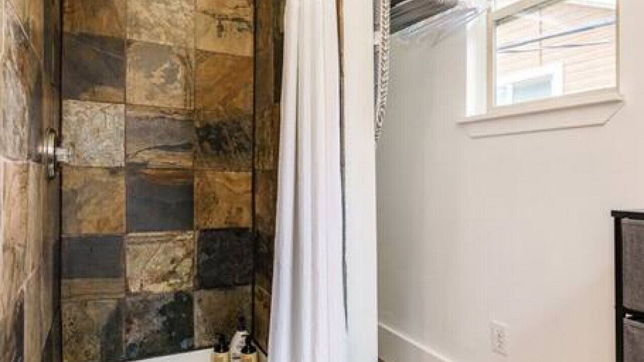 Photo of Bathroom in Veterans Park
