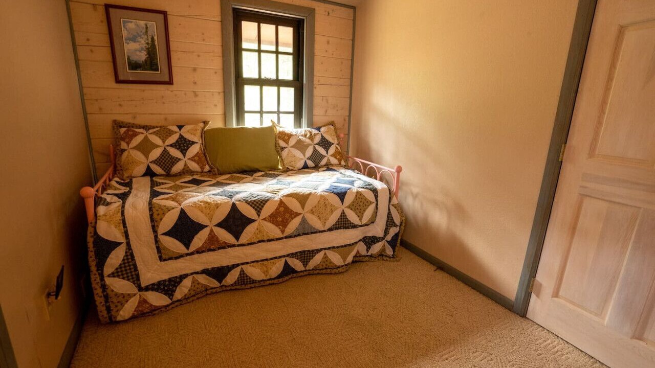 Photo of Bedroom in Crystal Lake