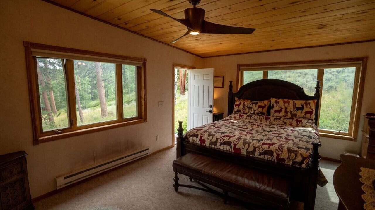 Photo of Bedroom in Crystal Lake