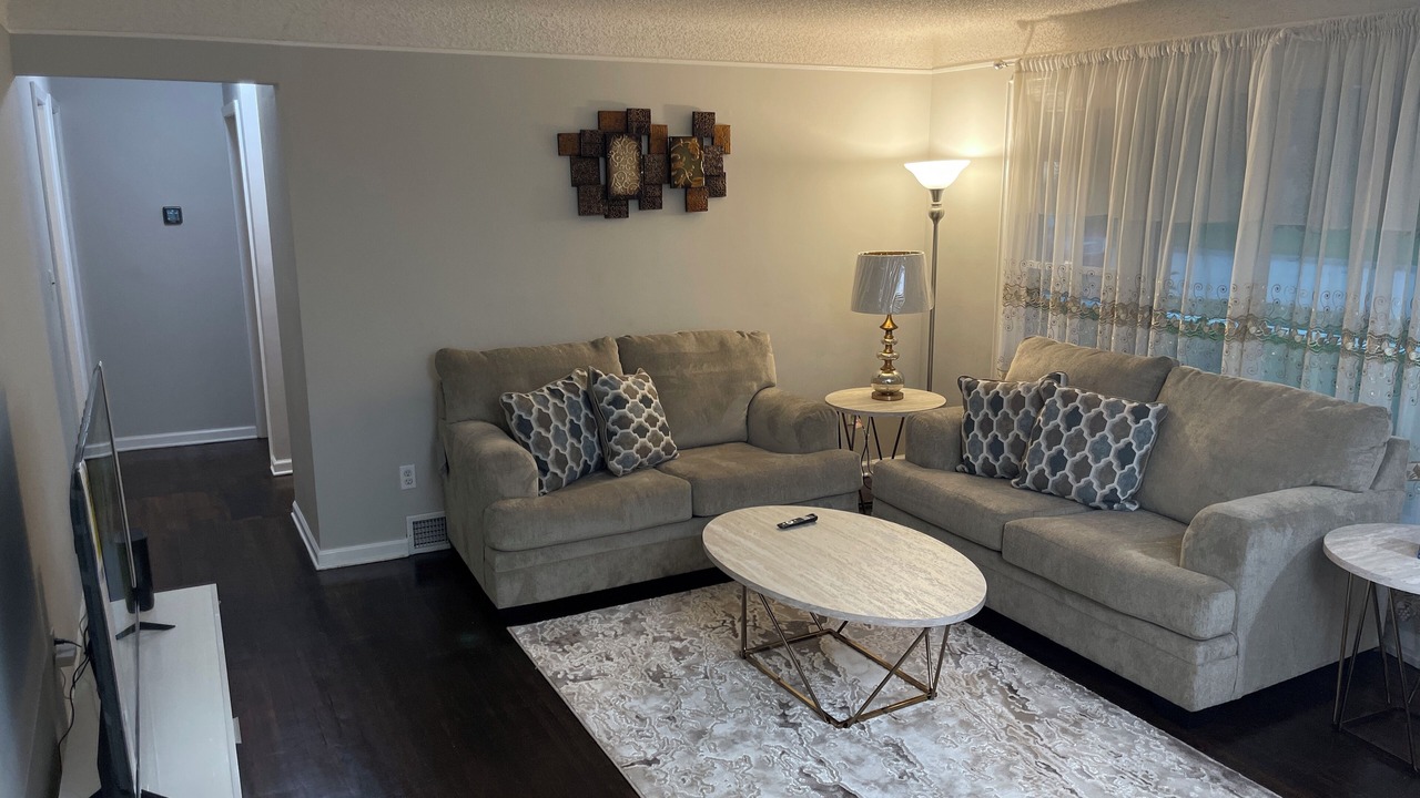 Photo of Livingroom in Livonia