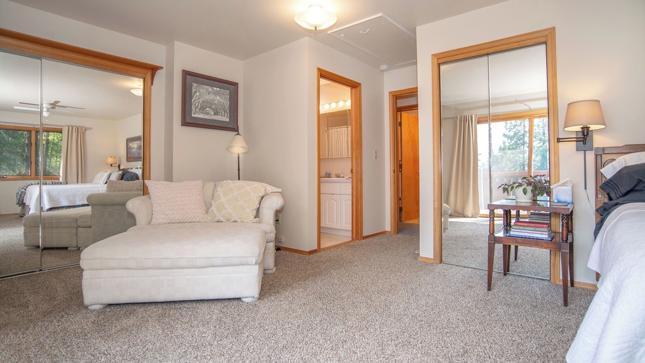Photo of Bedroom in Sandpoint