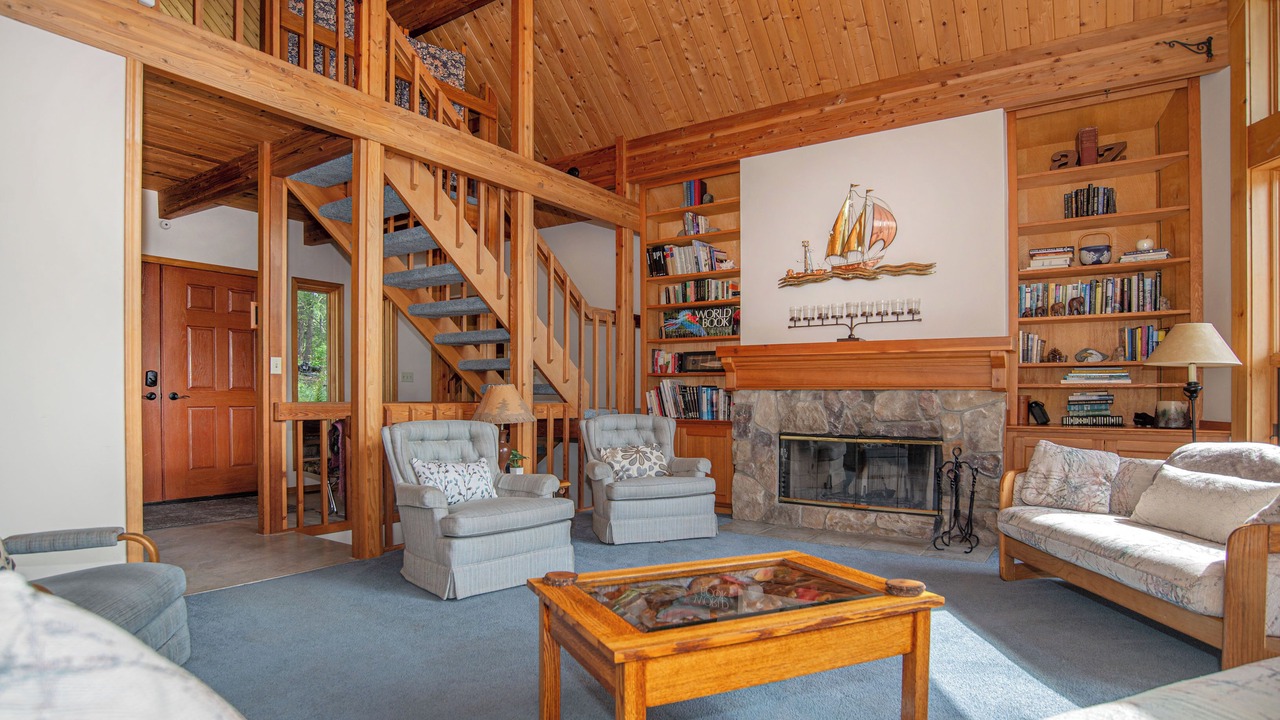 Photo of Livingroom in Sandpoint