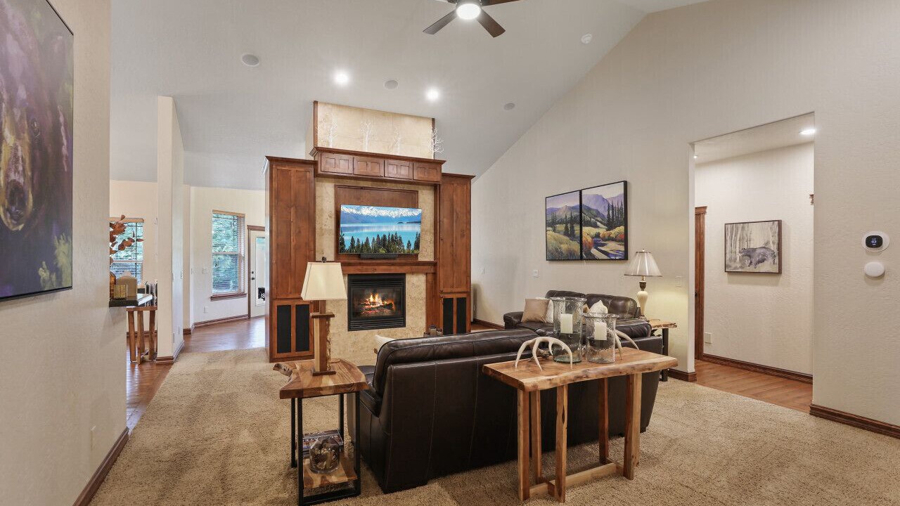 Photo of Livingroom in Priest River