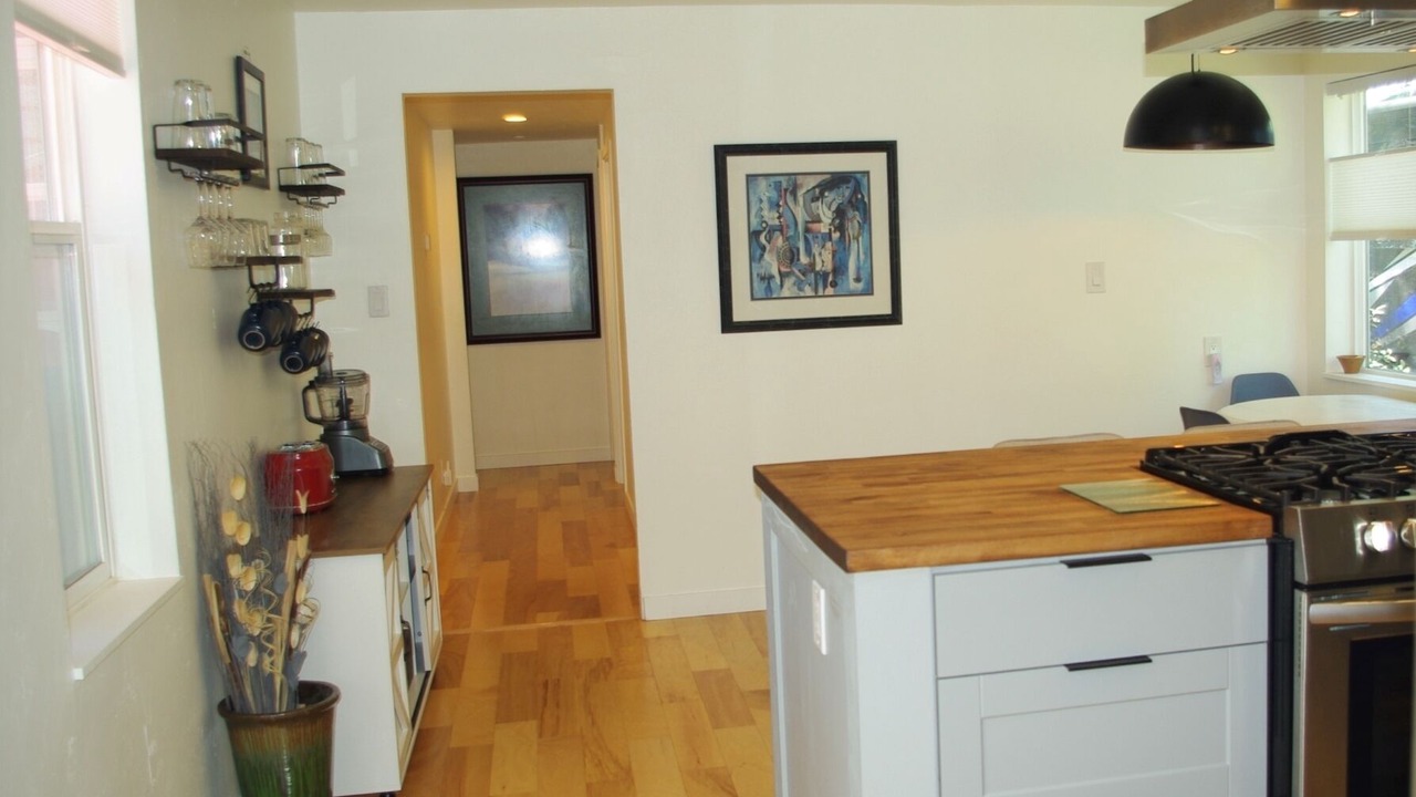 Photo of Kitchen in Depot Bench