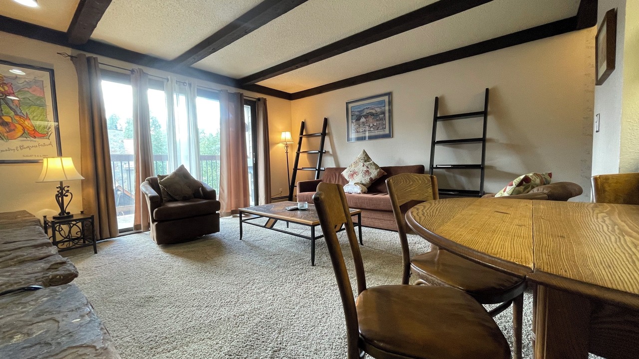 Photo of Livingroom in Historic District