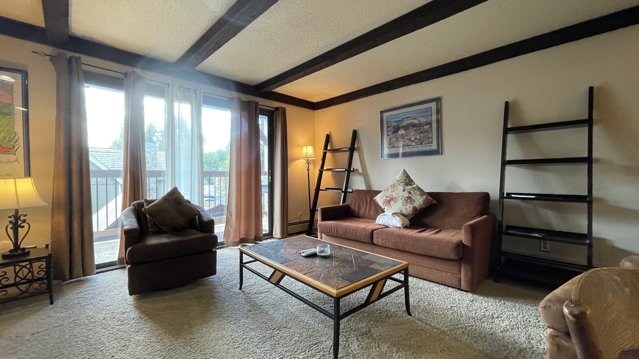 Photo of Livingroom in Historic District