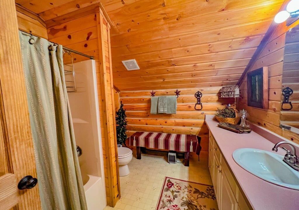 Photo of Bathroom in Red Lodge