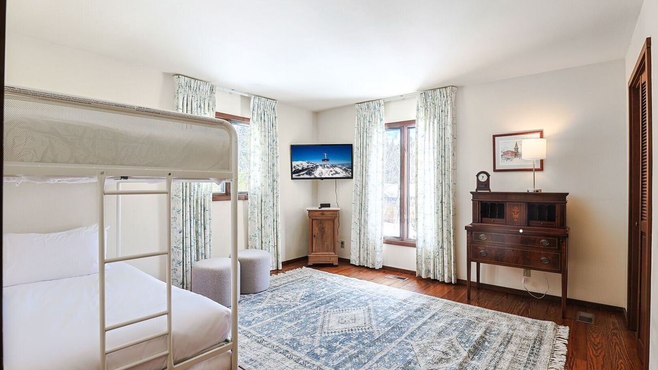 Photo of Bedroom in Teton Pines