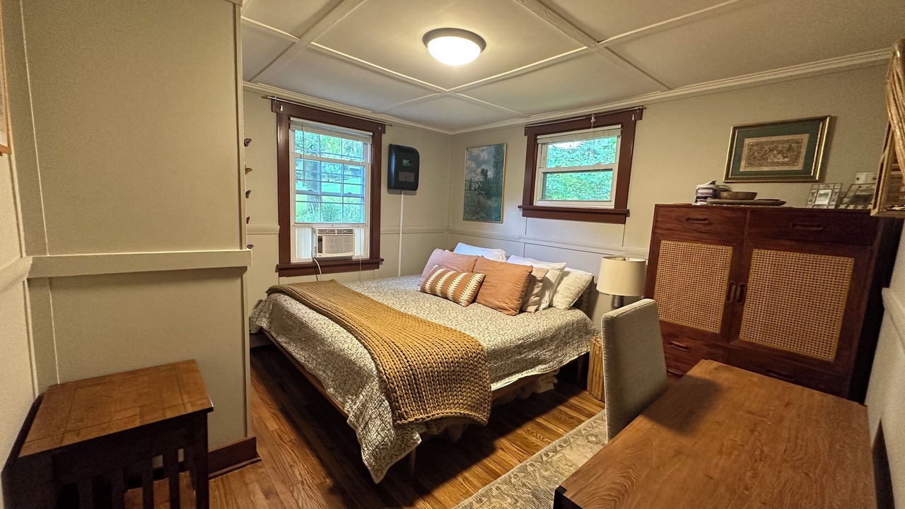 Photo of Bedroom in State College