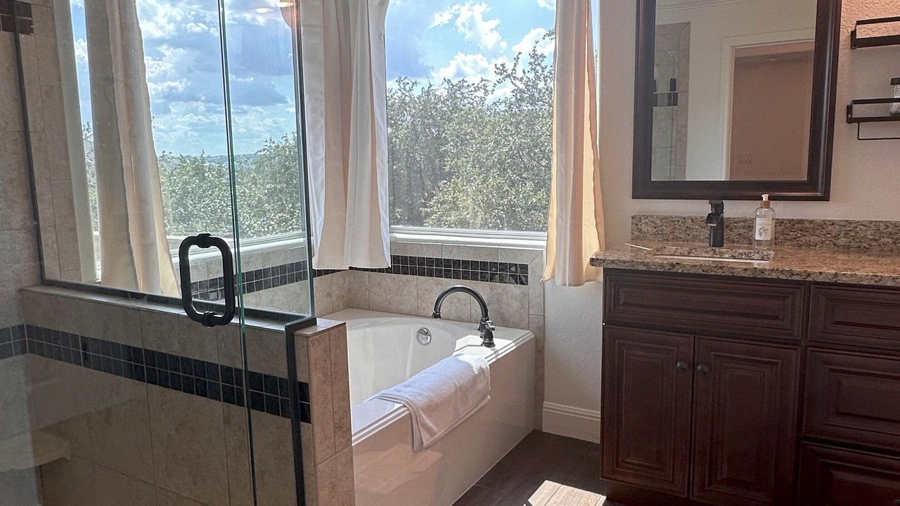 Photo of Bathroom in Point Venture