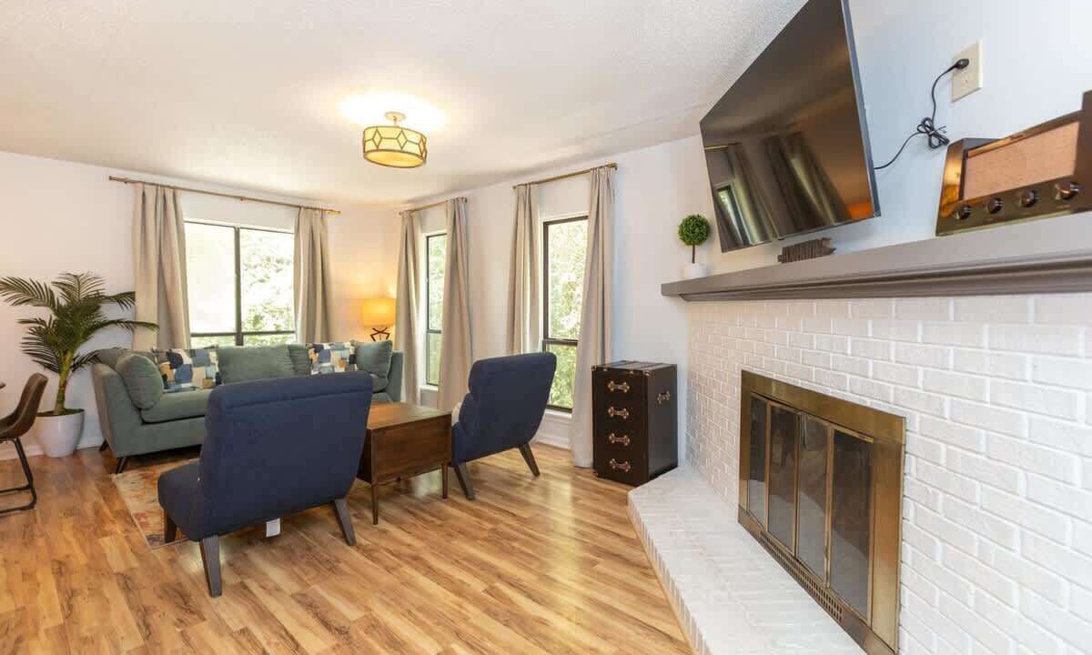 Photo of Bedroom in Pineville