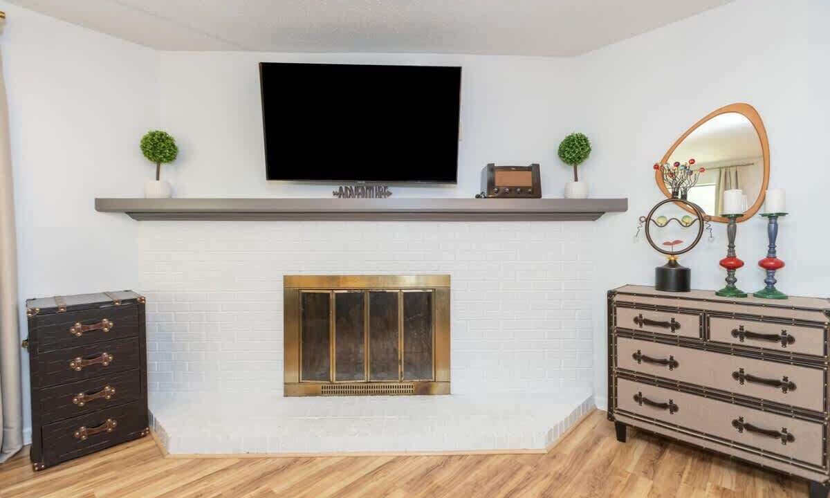 Photo of Livingroom in Pineville