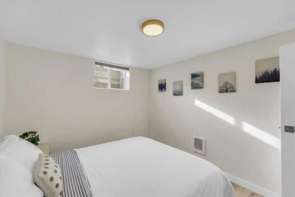 Photo of Bedroom in Bryn Mawr-Skyway