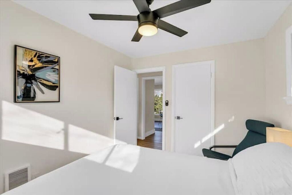 Photo of Bedroom in Bryn Mawr-Skyway