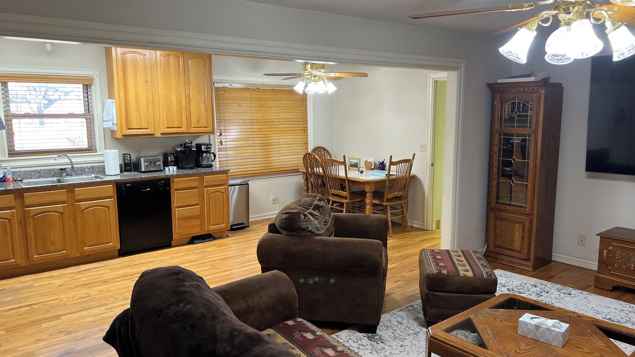 Photo of Livingroom in Osage County