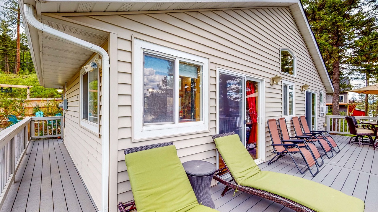 Photo of Patio Balcony in Loon Lake