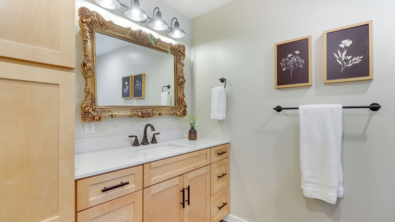 Photo of Bathroom in Lakeside