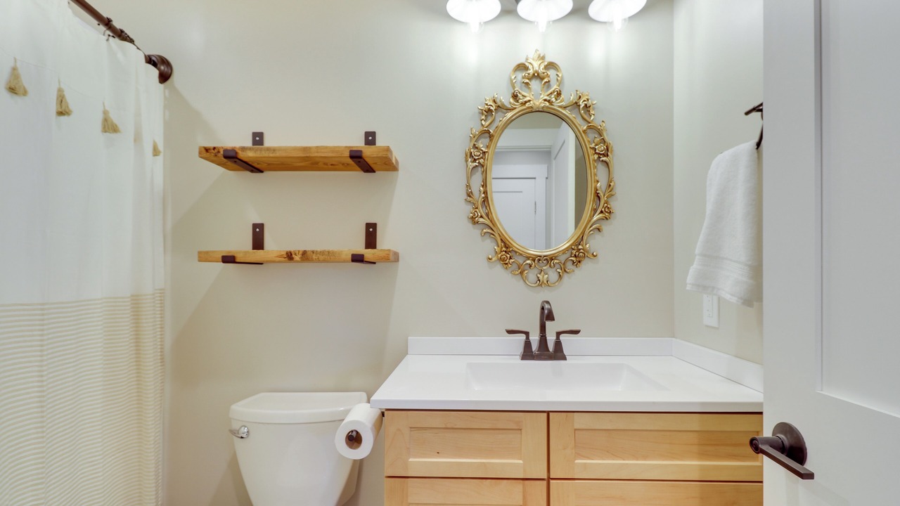 Photo of Bathroom in Lakeside