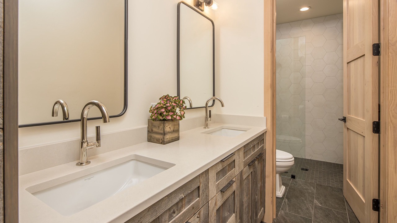 Photo of Bathroom in Antler Ridge