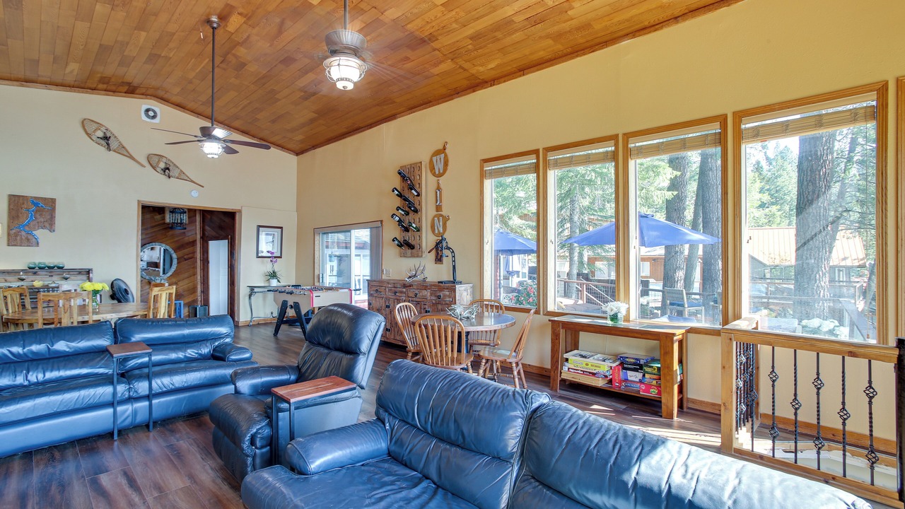 Photo of Livingroom in Rockford Bay