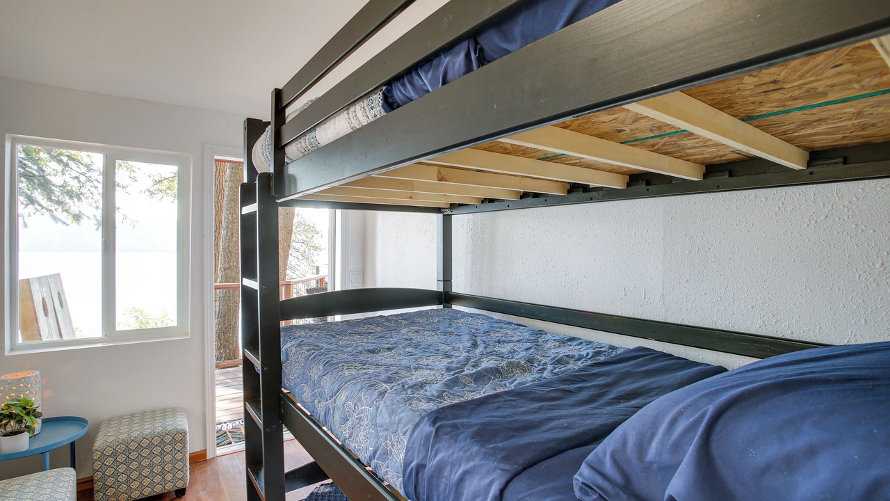 Photo of Bedroom in Rockford Bay