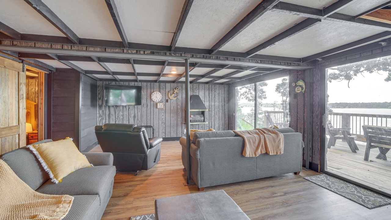 Photo of Bedroom in Grove