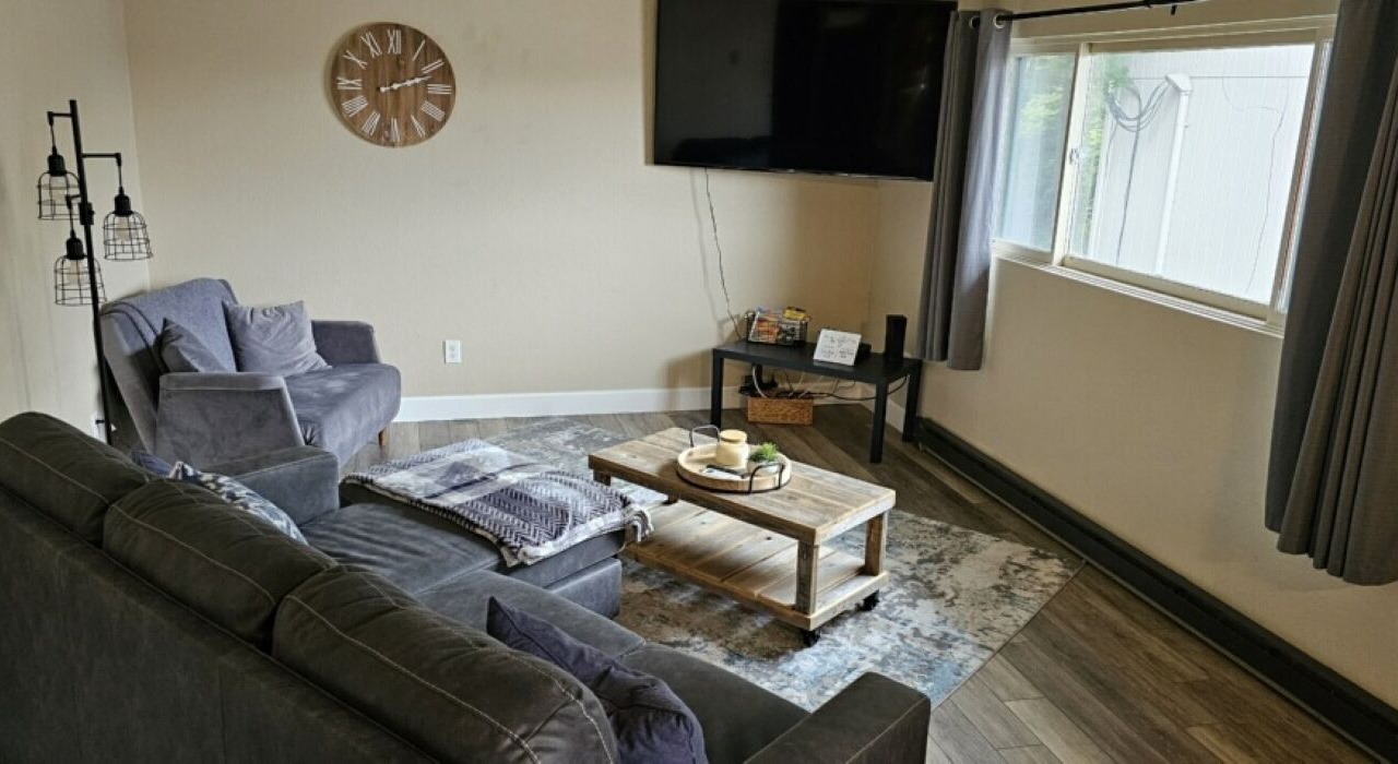 Photo of Livingroom in Franklin to the Fort