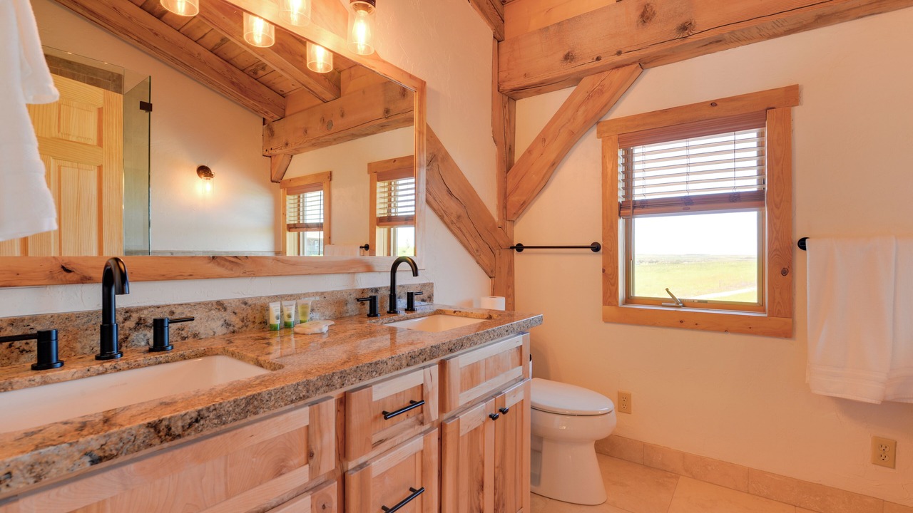 Photo of Bathroom in Felt