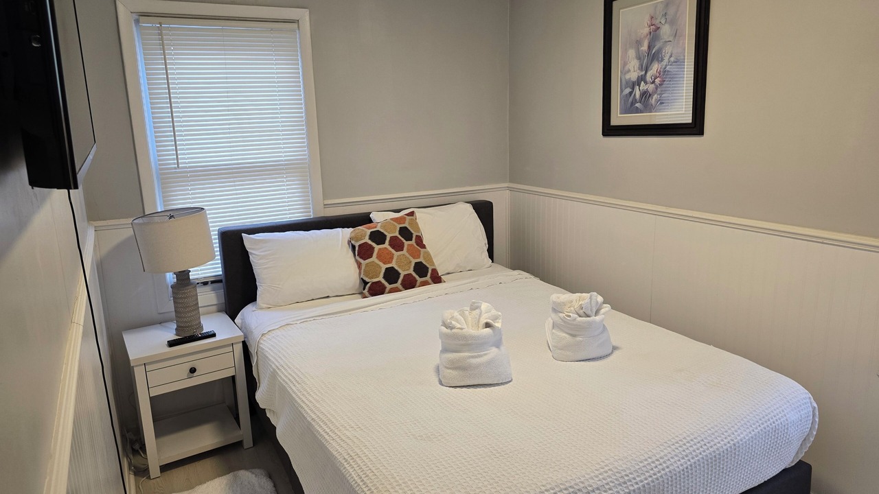 Photo of Bedroom in Harper Woods