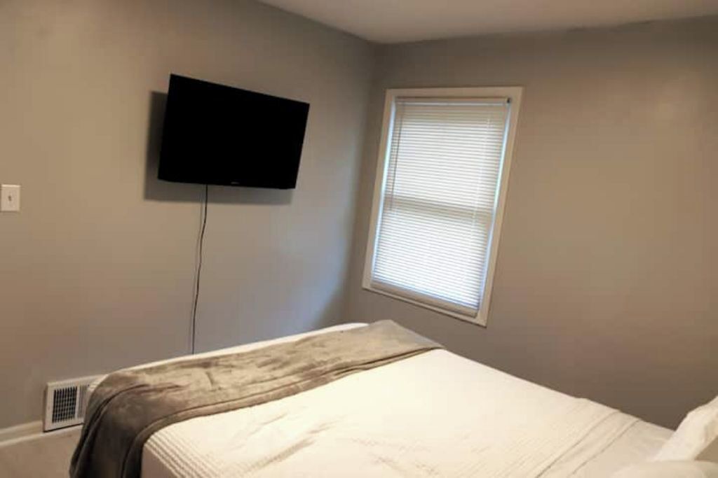 Photo of Bedroom in Harper Woods