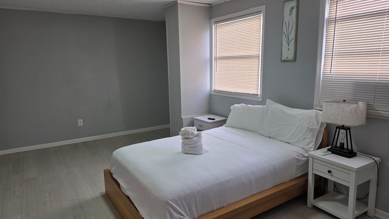 Photo of Bedroom in Harper Woods