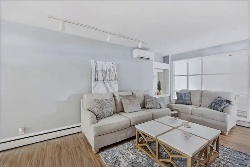 Photo of Livingroom in Thorofare