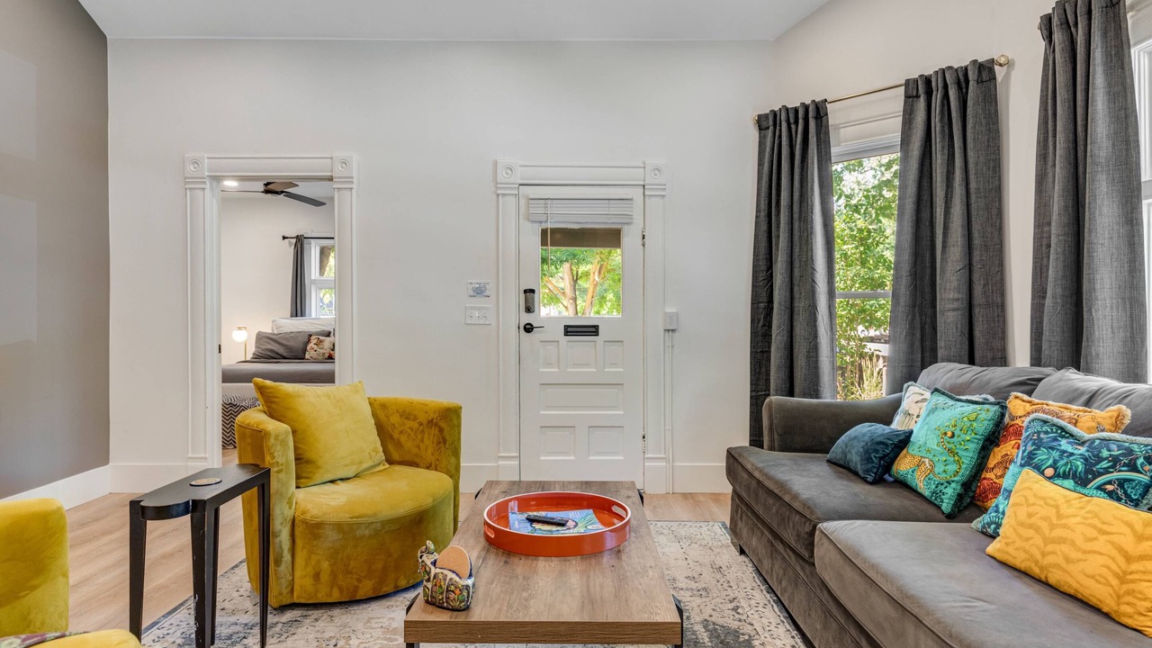 Photo of Livingroom in North End