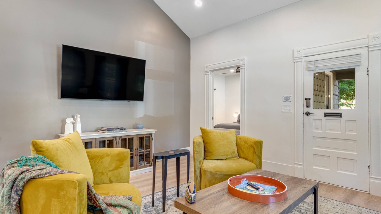 Photo of Livingroom in North End