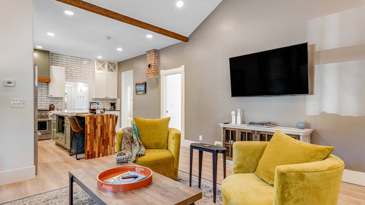 Photo of Livingroom in North End