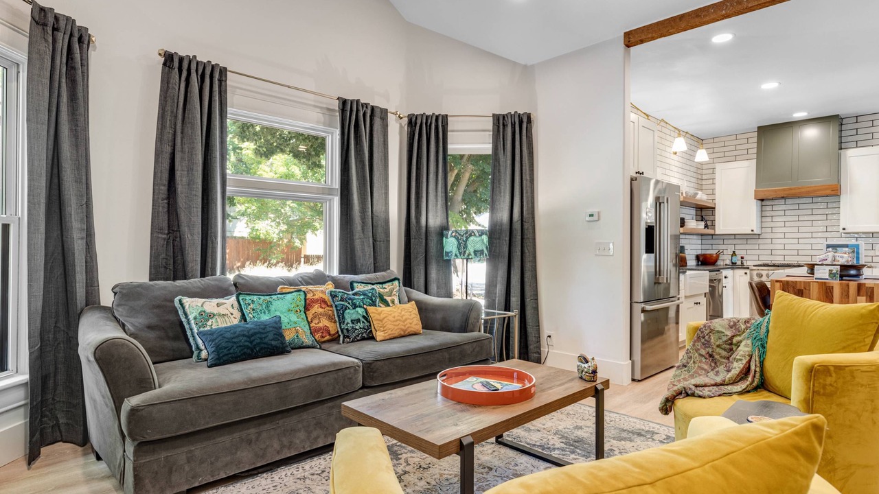 Photo of Livingroom in North End