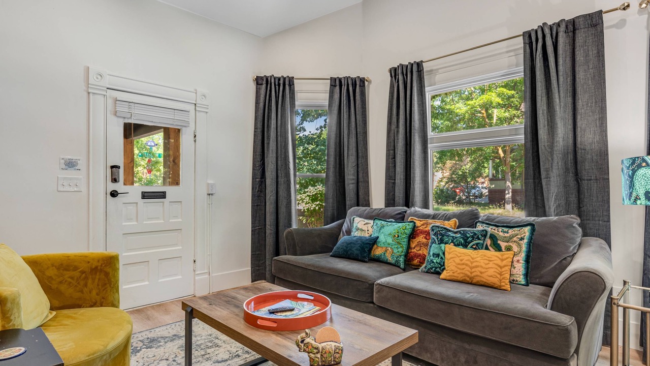Photo of Livingroom in North End