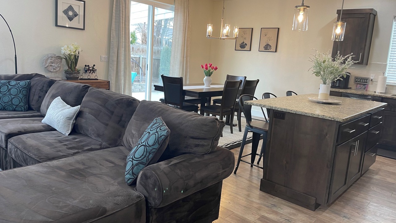Photo of Livingroom in West Valley