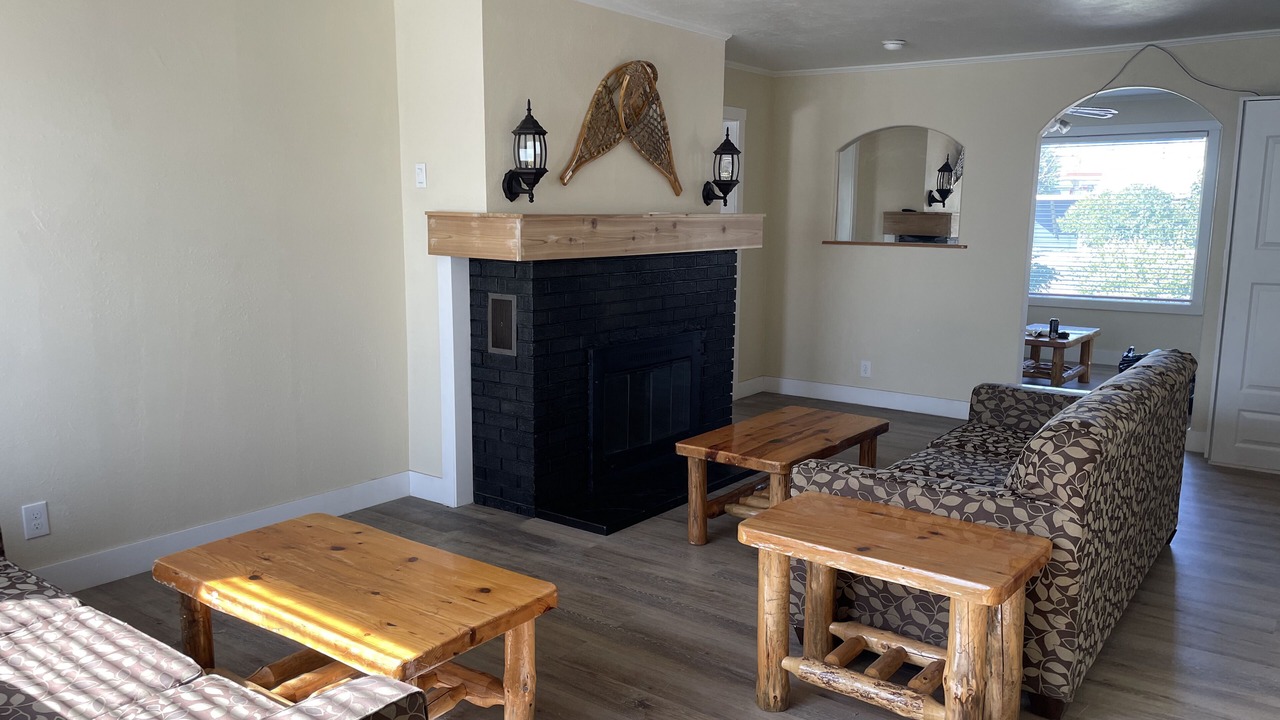 Photo of Livingroom in Salmon
