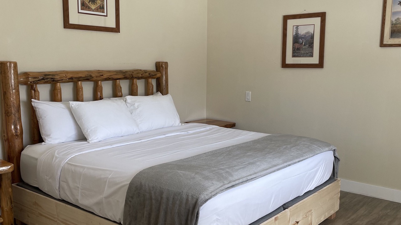 Photo of Bedroom in Salmon