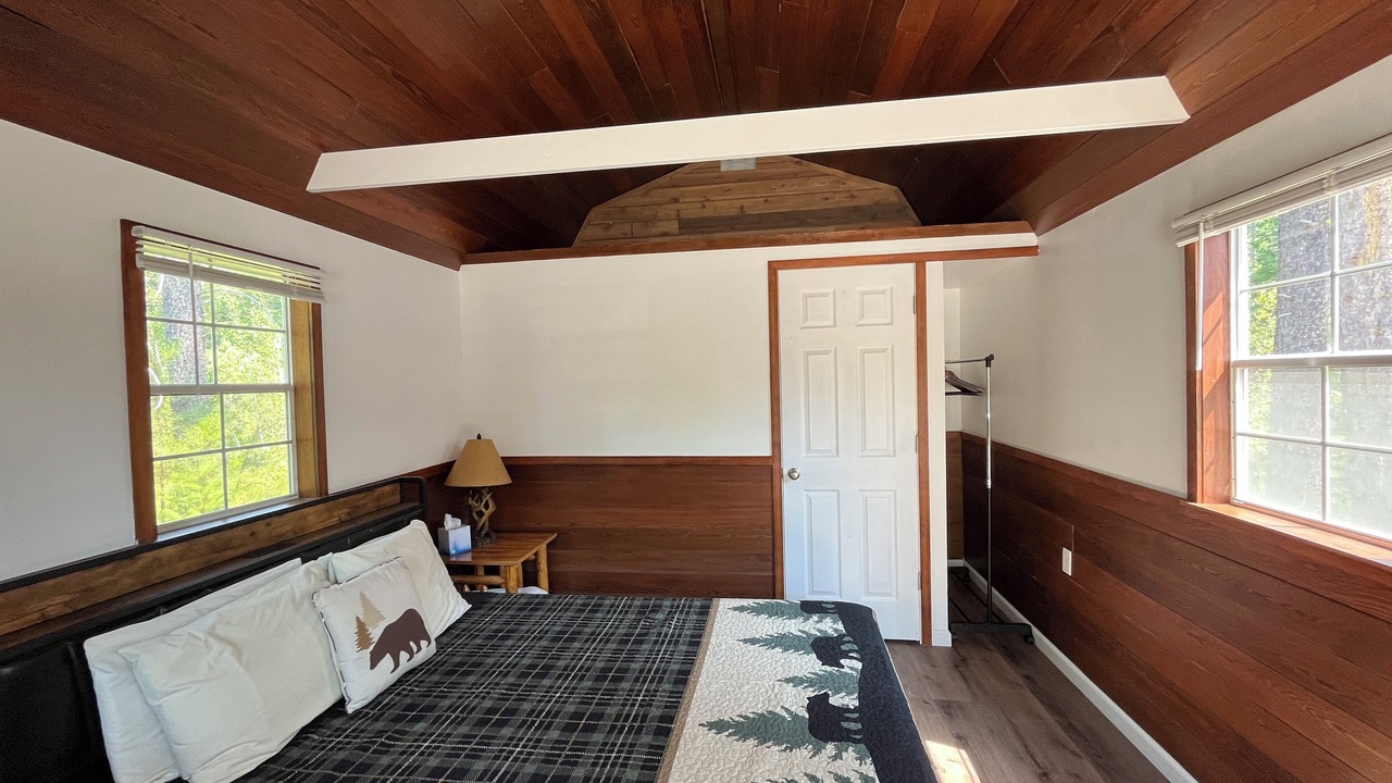 Photo of Bedroom in West Glacier