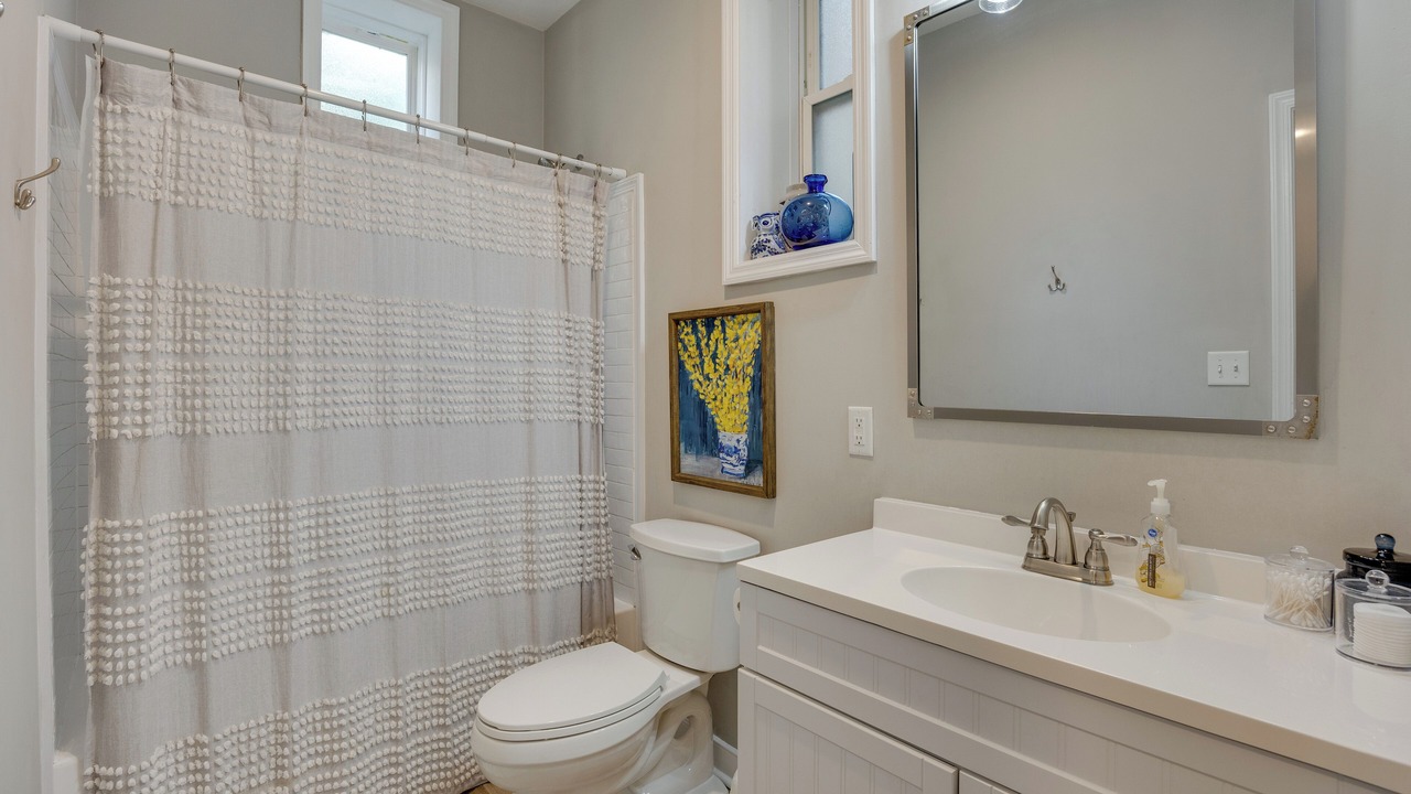 Photo of Bathroom in Monroe Ward