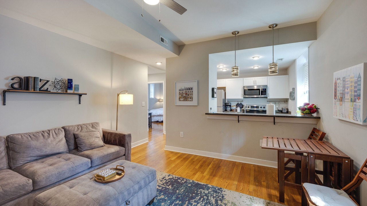 Photo of Livingroom in Monroe Ward