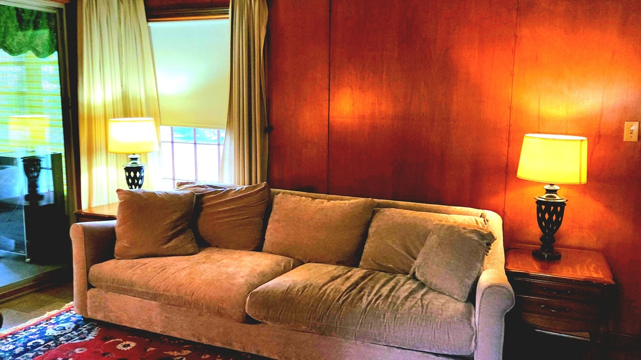 Photo of Livingroom in Youngstown